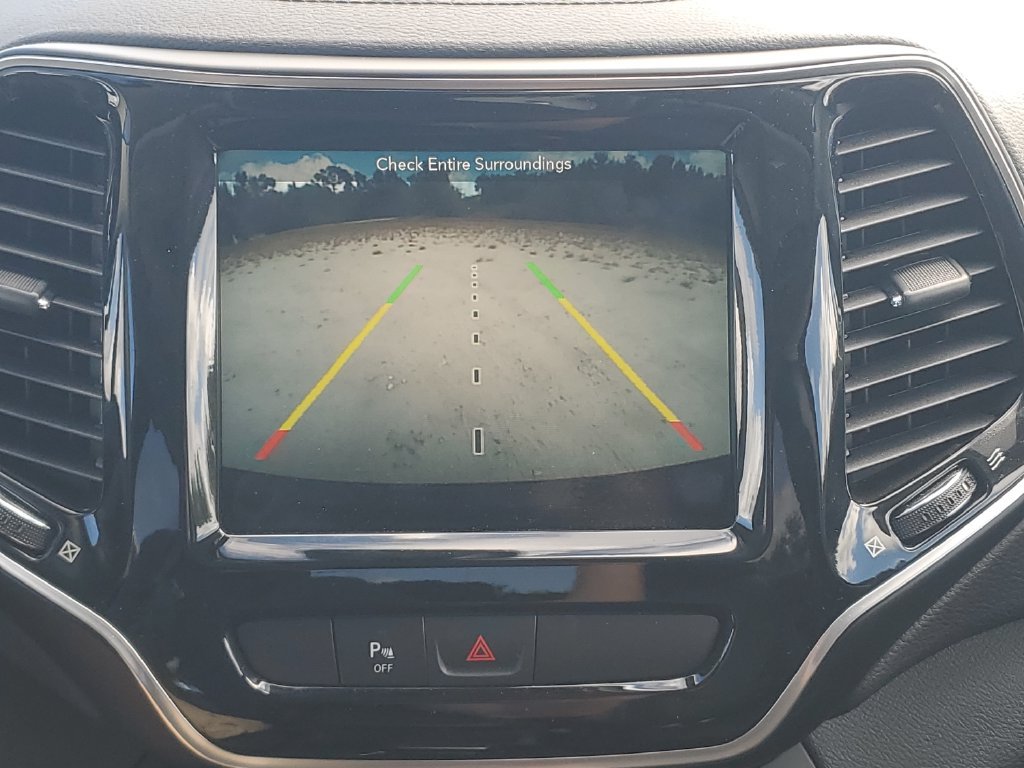 Used 2019 Jeep Cherokee Limited AWD/4WD image 18