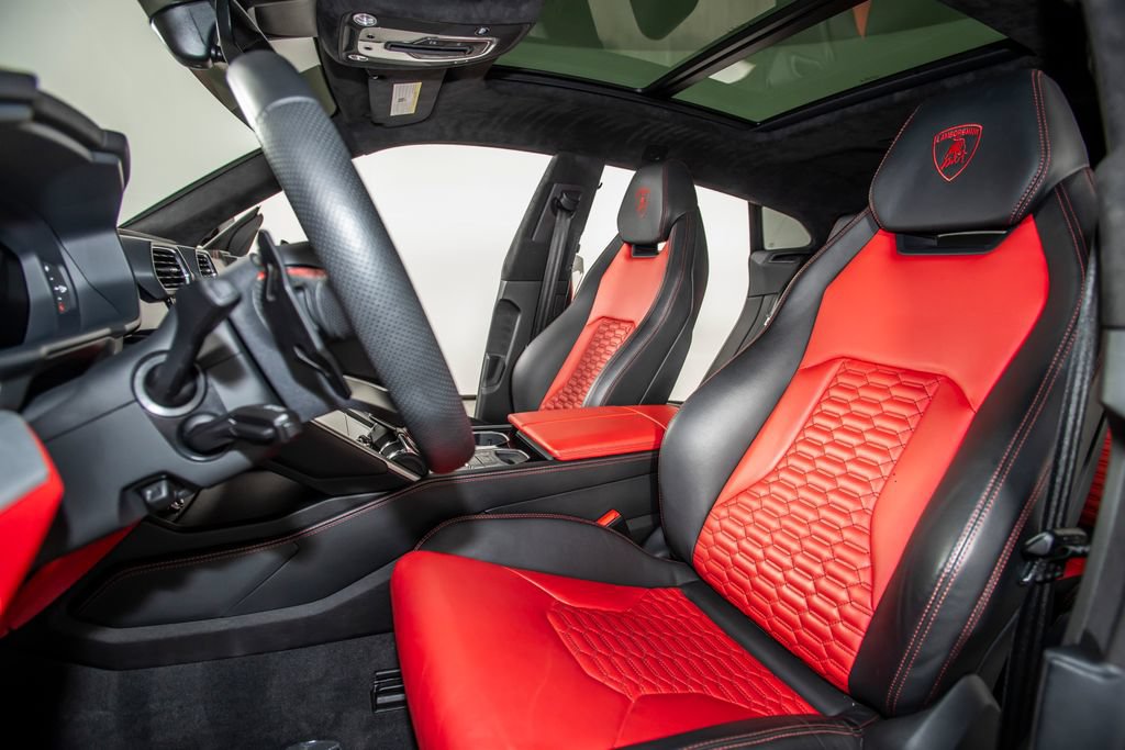 Used 2021 Lamborghini Urus AWD/4WD image 3