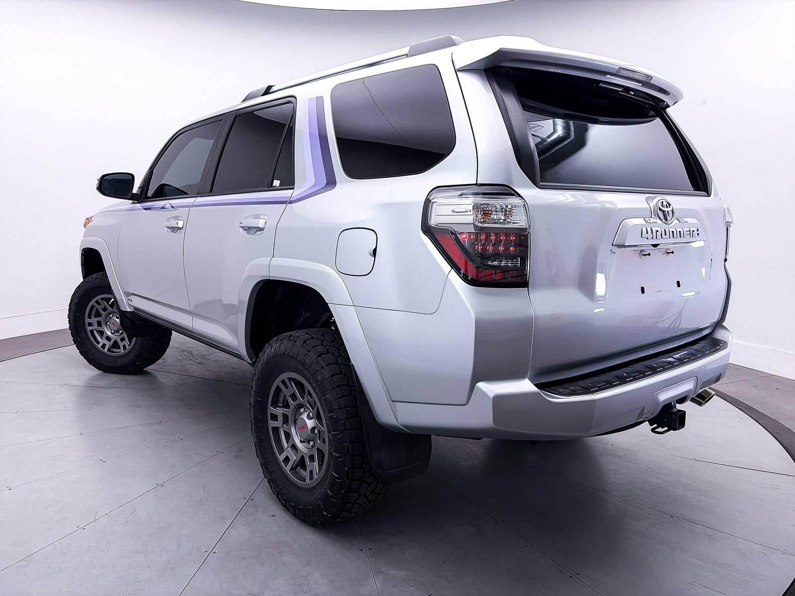 Used 2022 Toyota 4Runner SR5 Premium w/ Moonroof Package AWD/4WD image 3