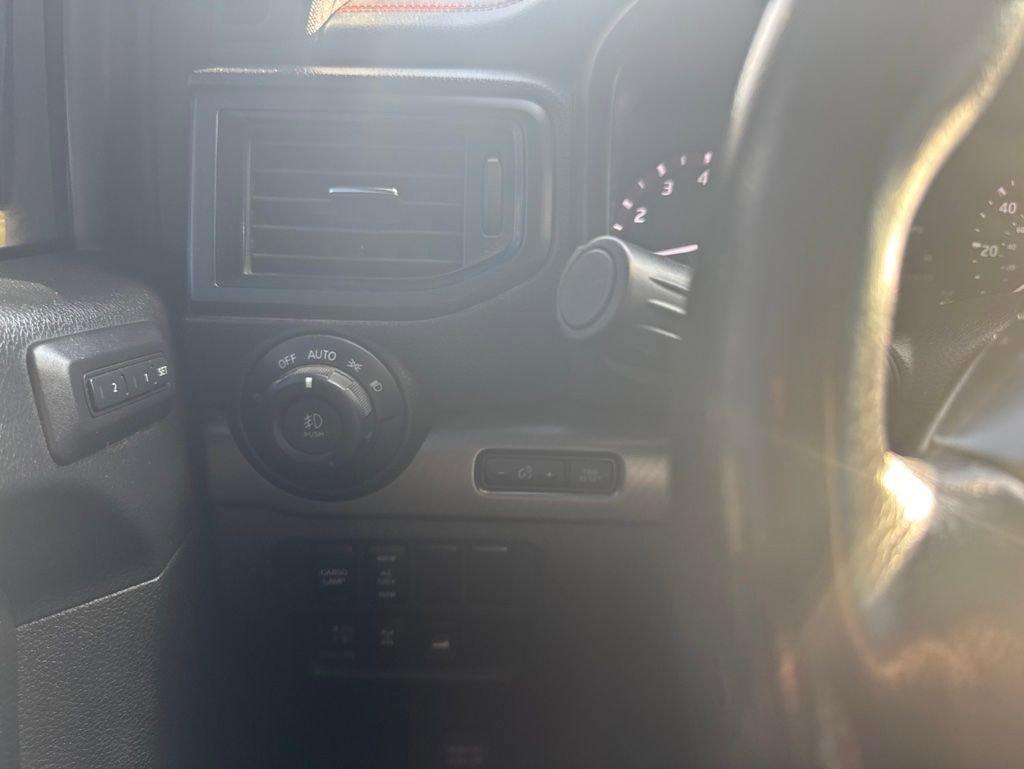 Used 2020 Nissan Titan PRO-4X w/ Pro-4x Convenience Package AWD/4WD image 23