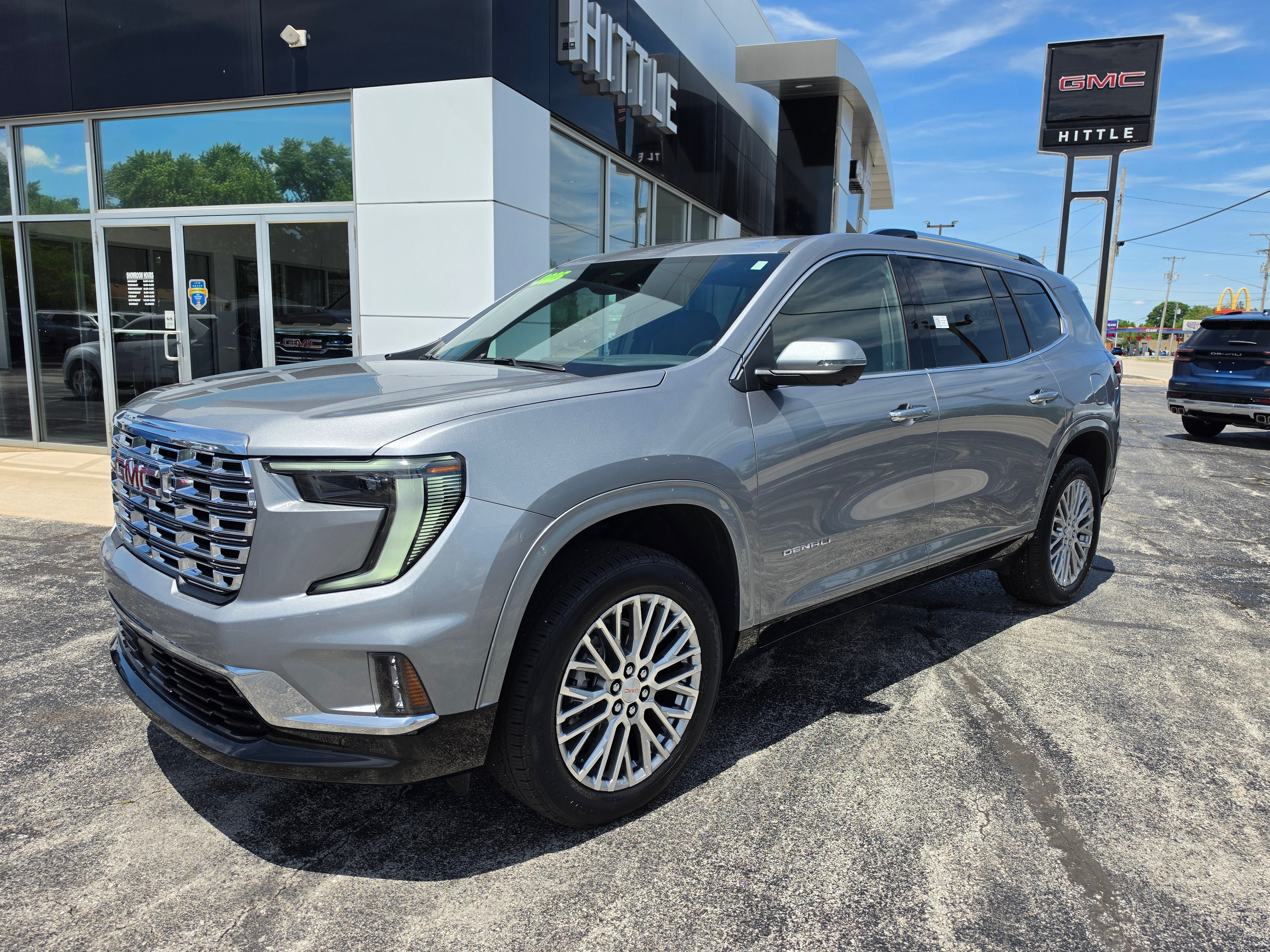 Used 2025 GMC Acadia Denali FWD image 1