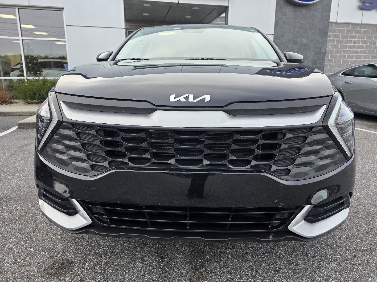 Used 2024 Kia Sportage LX image 2