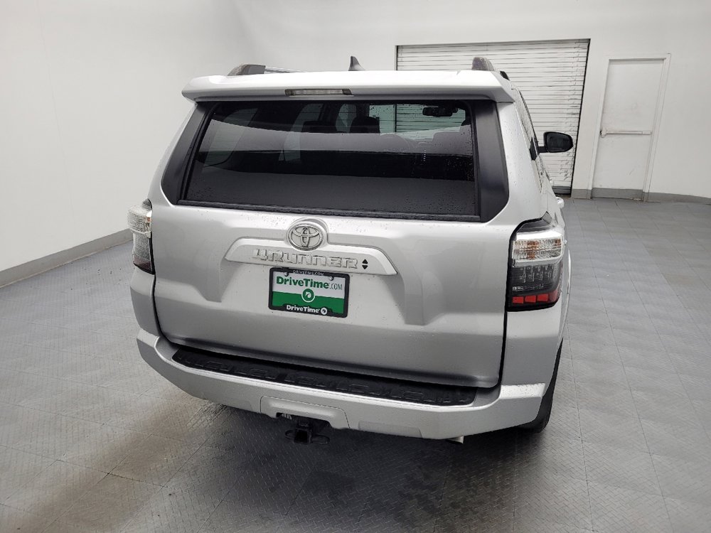 Used 2020 Toyota 4Runner SR5 Premium image 7