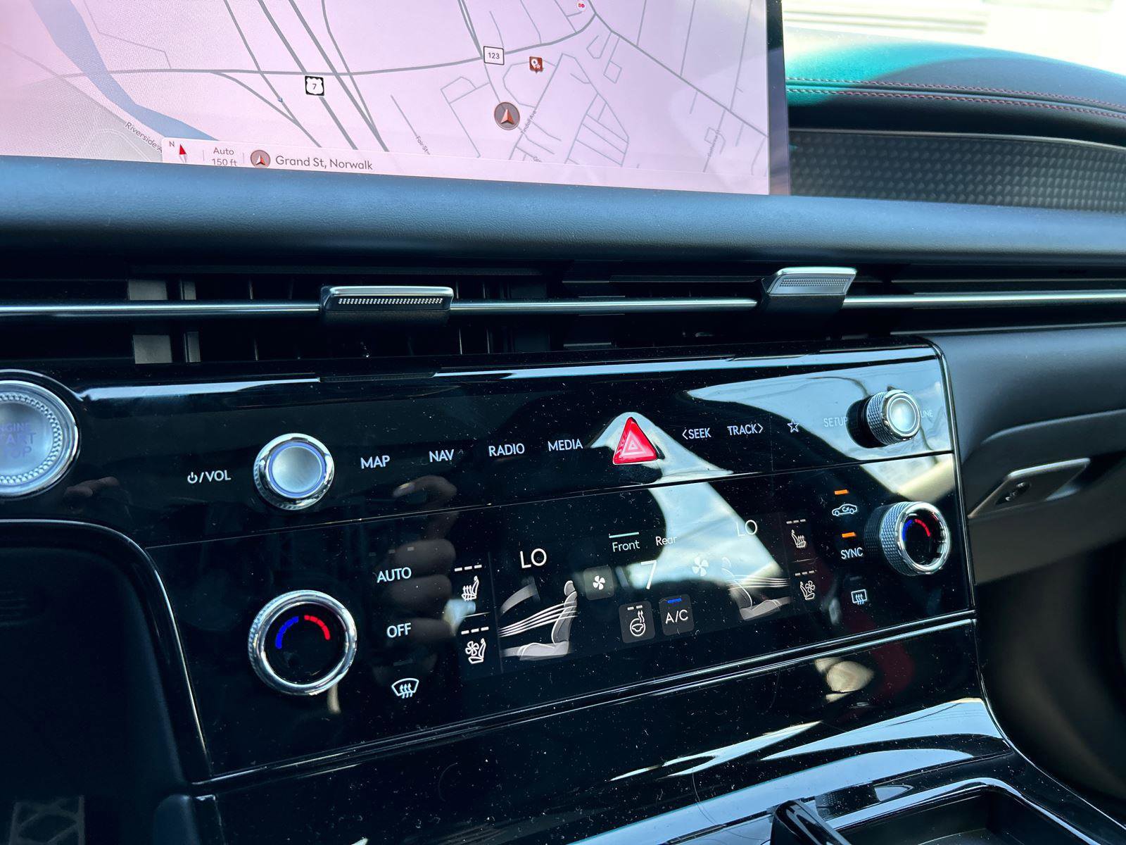 Used 2025 Genesis G80 2.5T Sport Prestige image 18