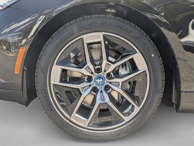 Certified 2025 BMW i5 xDrive40 w/ Premium Package AWD/4WD image 10