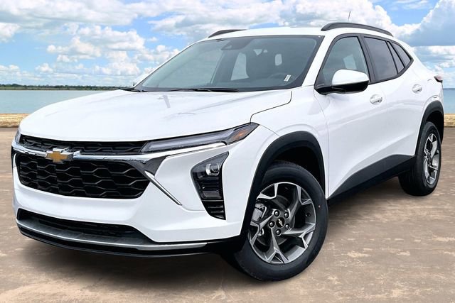 New 2026 Chevrolet Trax LT w/ Driver Confidence Package image 2