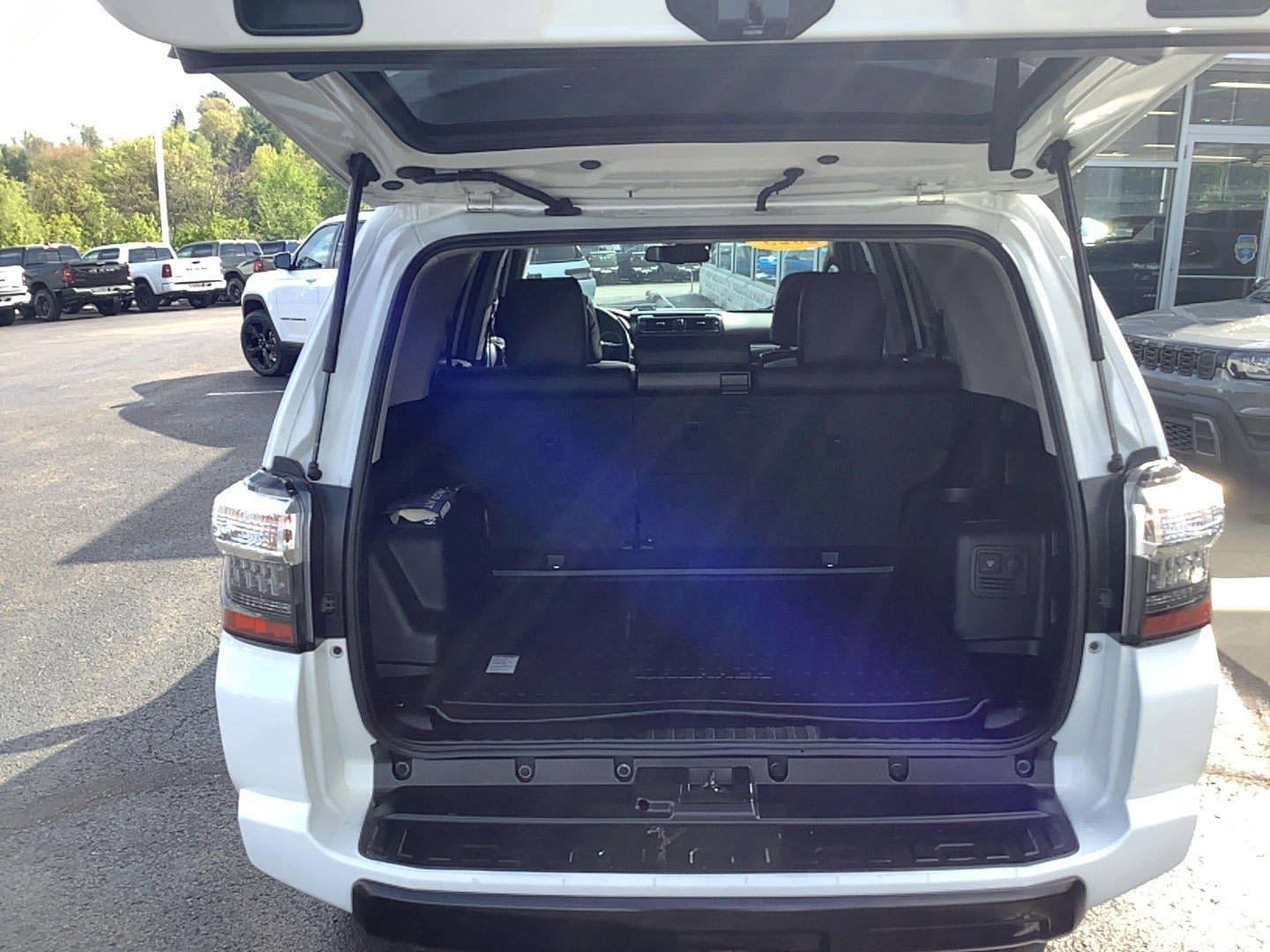 Used 2023 Toyota 4Runner TRD Off-Road Premium w/ Off Road Premium Plus Package AWD/4WD image 5