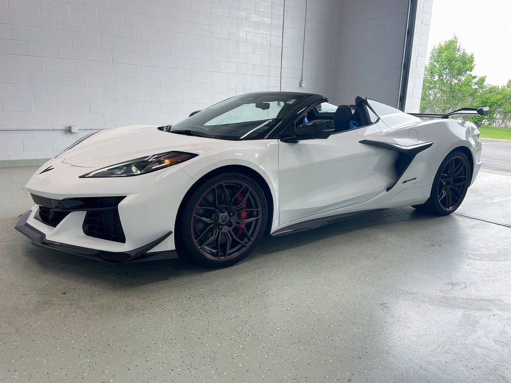 New 2025 Chevrolet Corvette Z06 w/ Z07 Performance Package RWD image 28