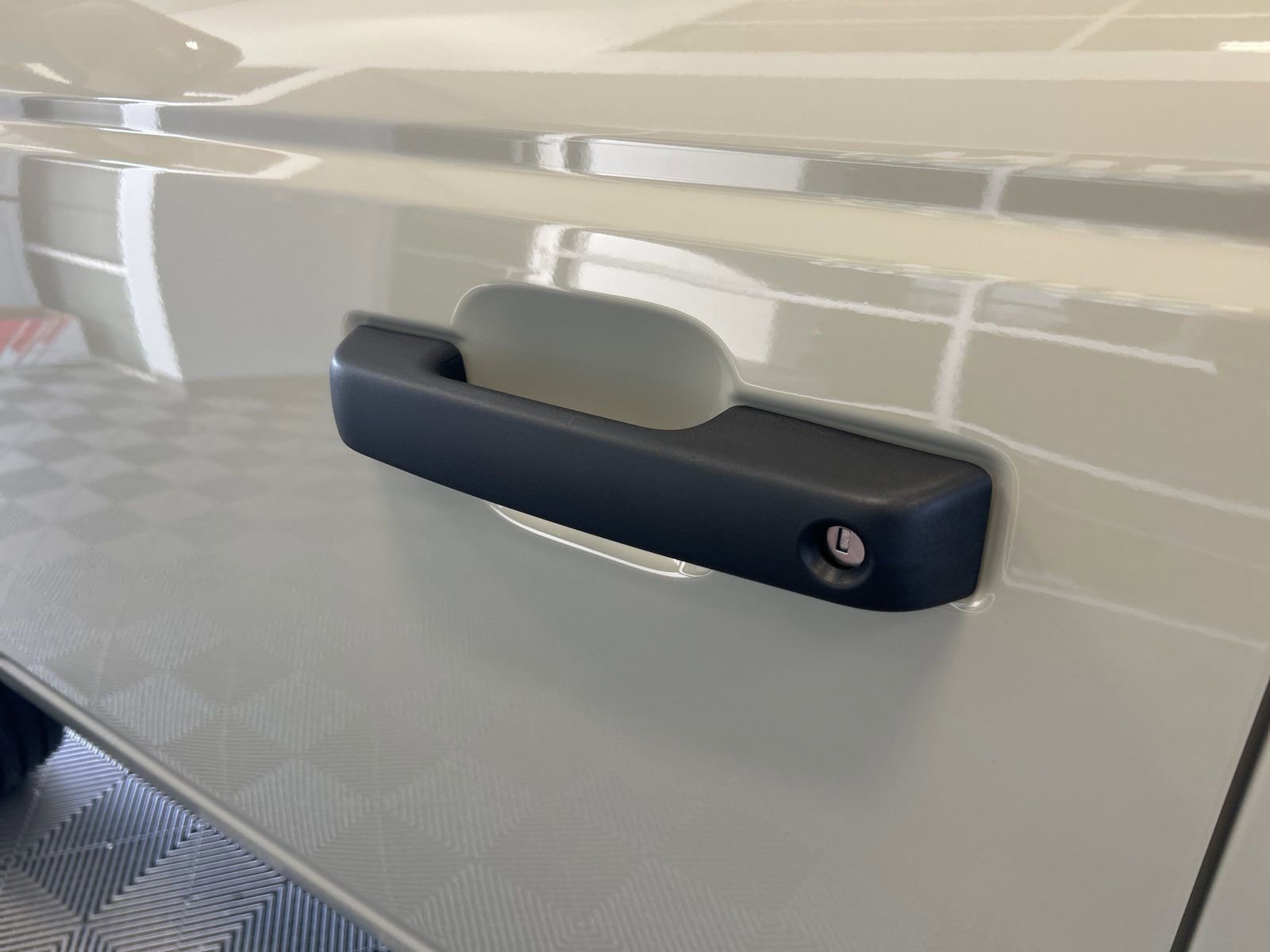 New 2025 Ford Bronco 4-Door image 9