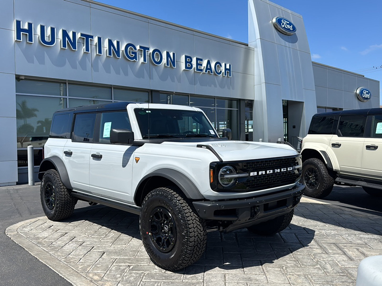 New 2026 Ford Bronco Badlands AWD/4WD image 1