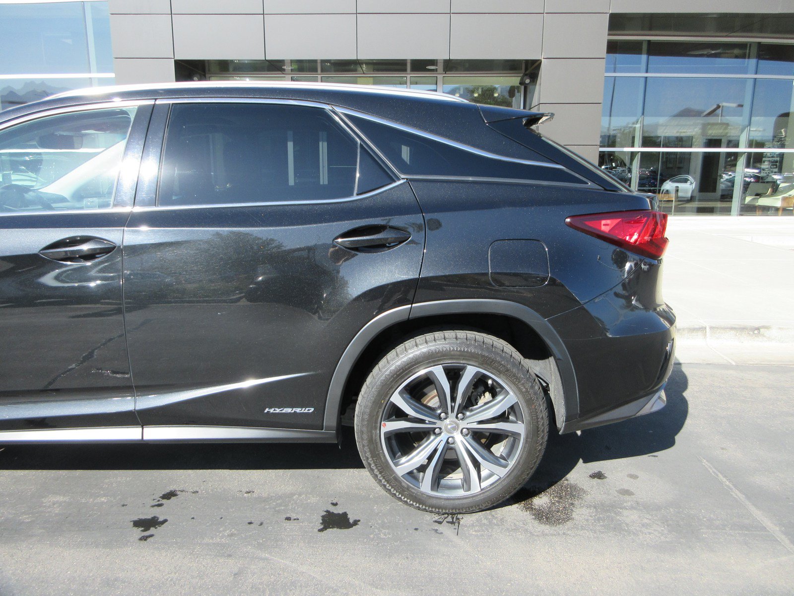 Used 2017 Lexus RX 450h AWD w/ Cold Weather Package image 4