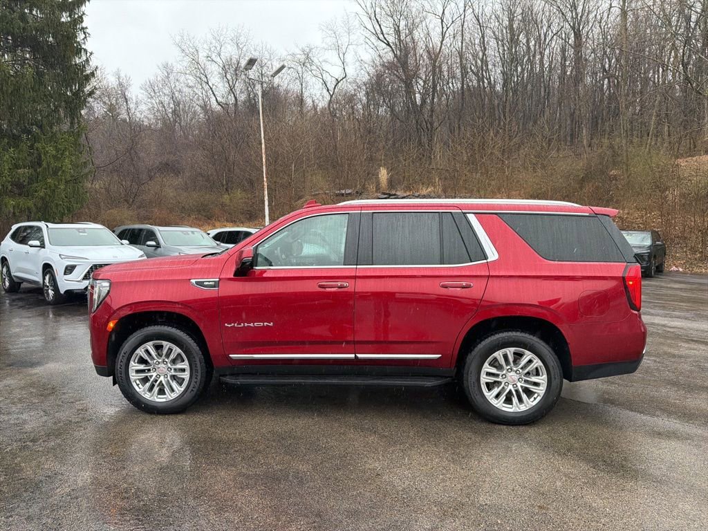 Used 2024 GMC Yukon SLT w/ SLT Luxury Package RWD image 11