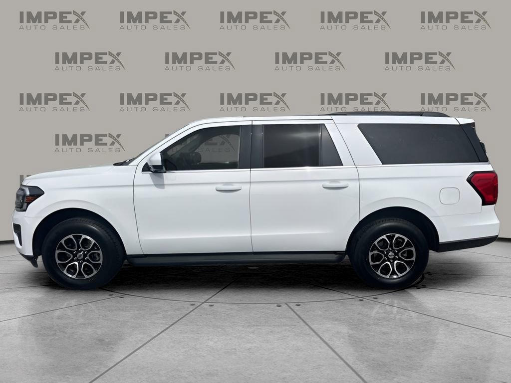 Used 2024 Ford Expedition Max XLT image 2
