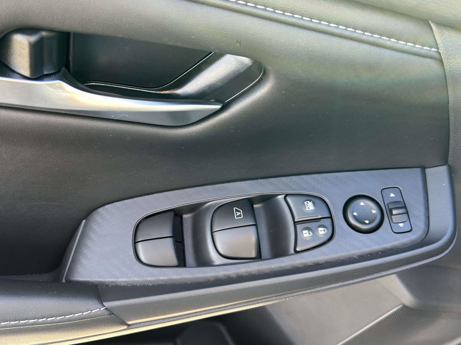 Used 2025 Nissan Sentra SV w/ All-Weather Package image 18