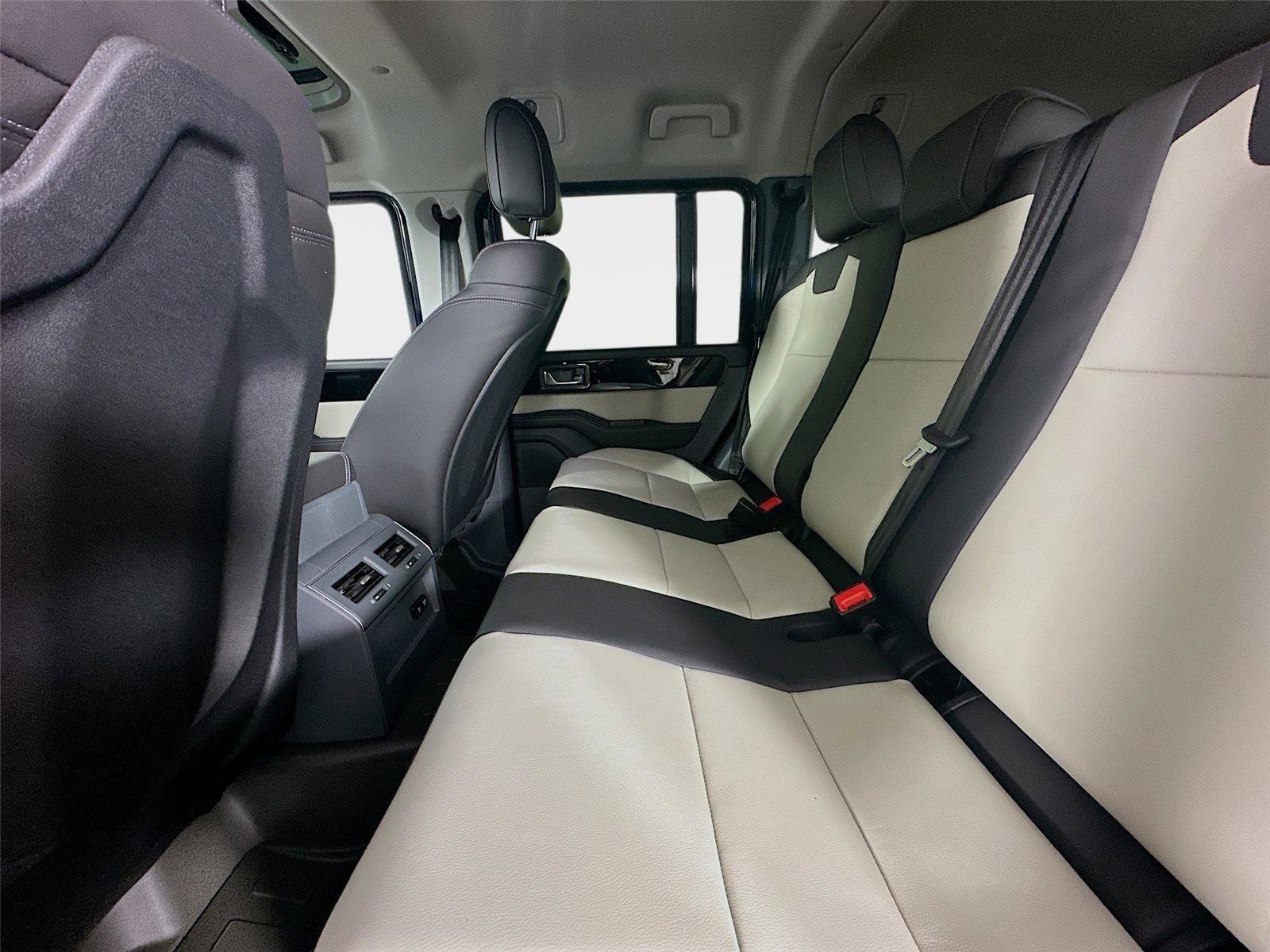 New 2025 INEOS Grenadier Fieldmaster Edition image 39