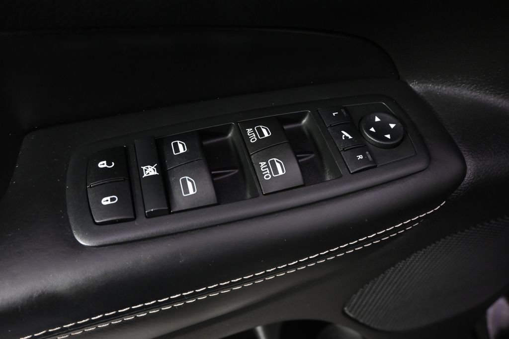 Used 2017 Jeep Grand Cherokee Overland AWD/4WD image 23