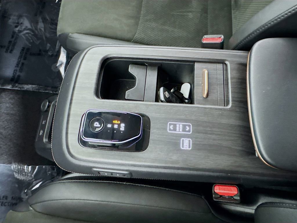 Used 2024 Nissan Ariya AWD image 20