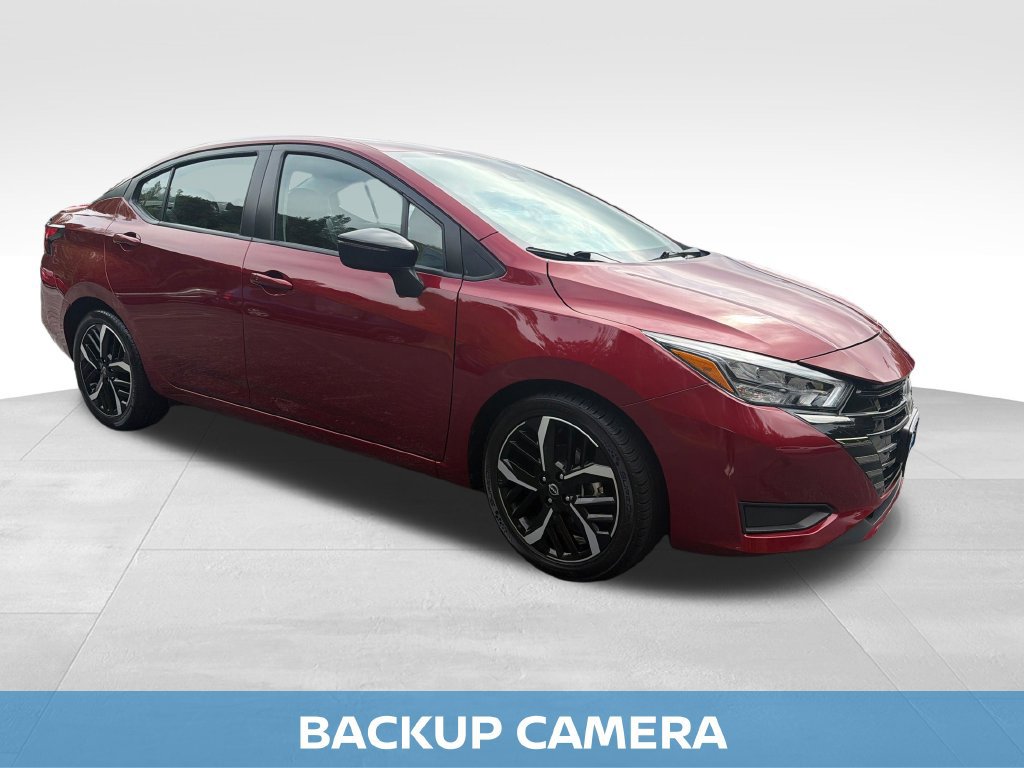 Used 2025 Nissan Versa SR FWD image 10