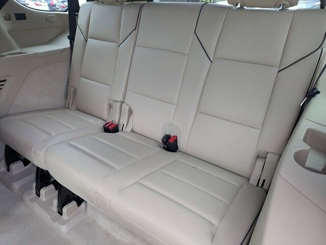 Used 2021 Cadillac Escalade Premium Luxury image 17