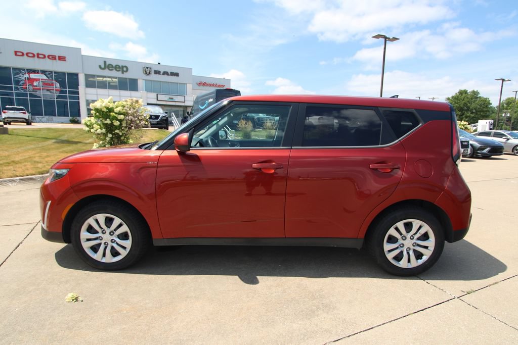 Used 2023 Kia Soul LX FWD image 15