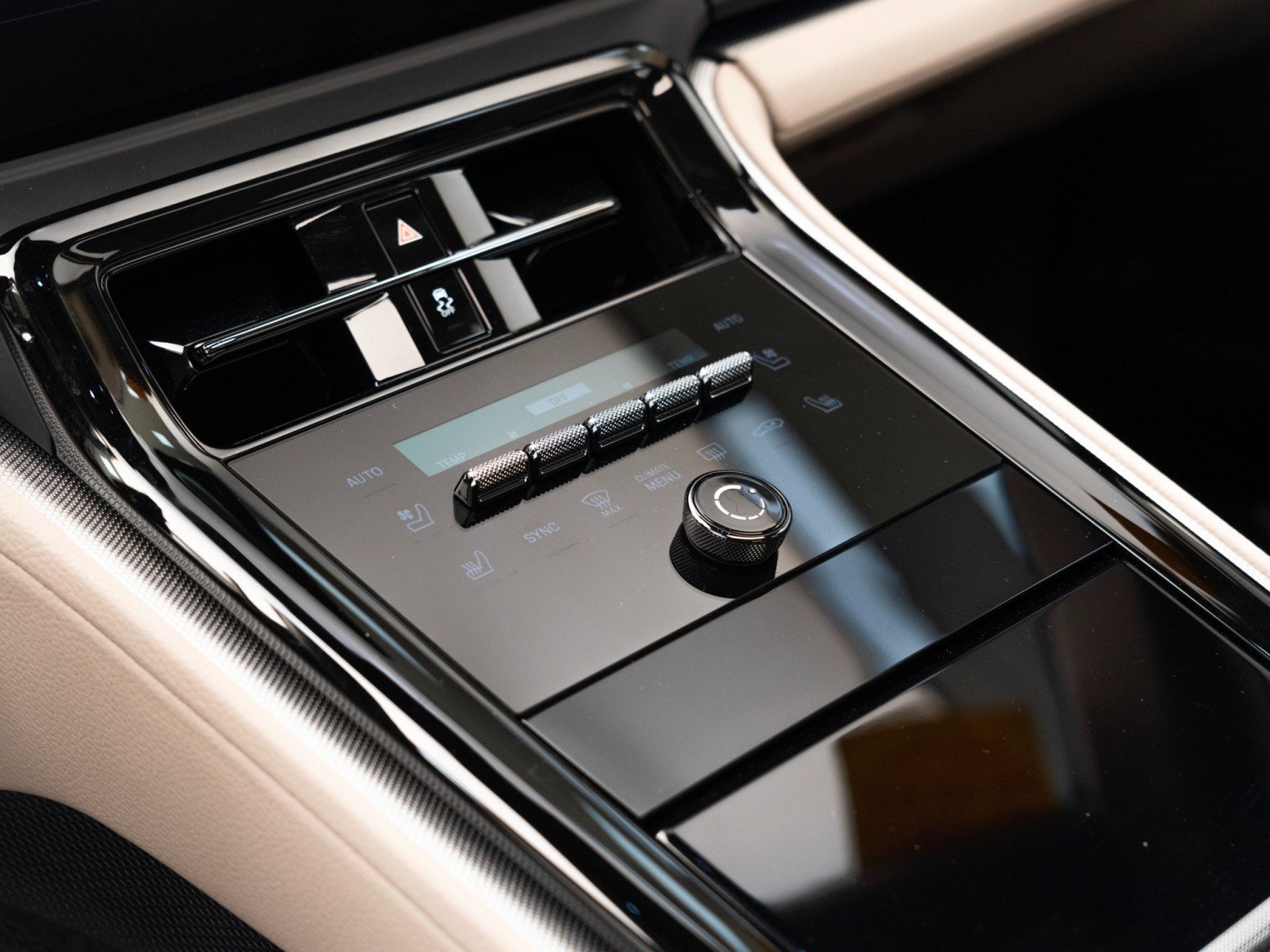 Used 2025 Porsche Panamera 4 image 30