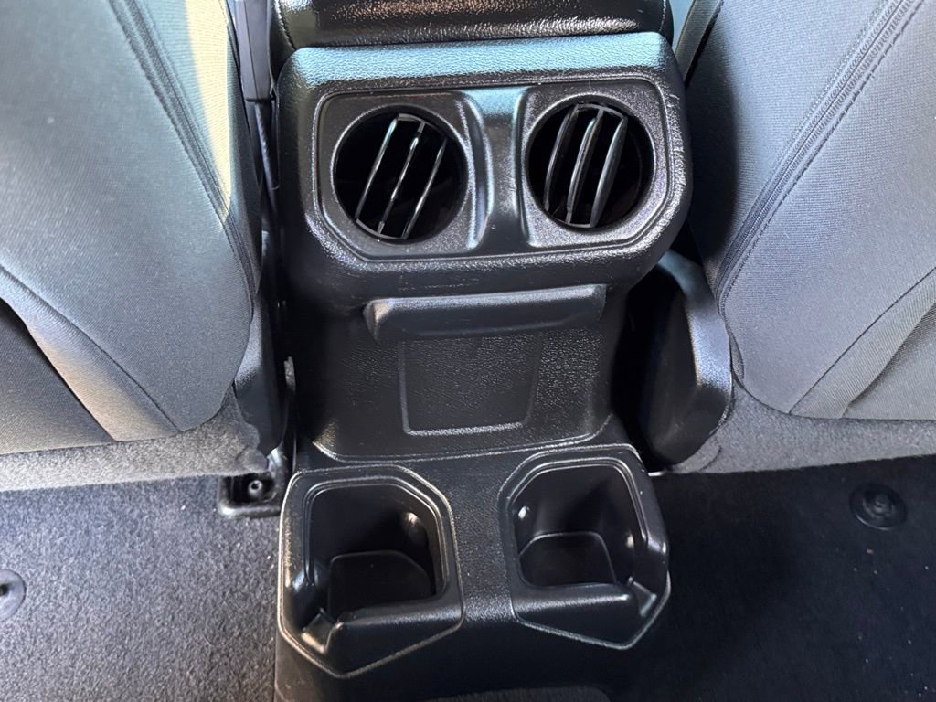 Used 2018 Jeep Wrangler Unlimited Sport image 29