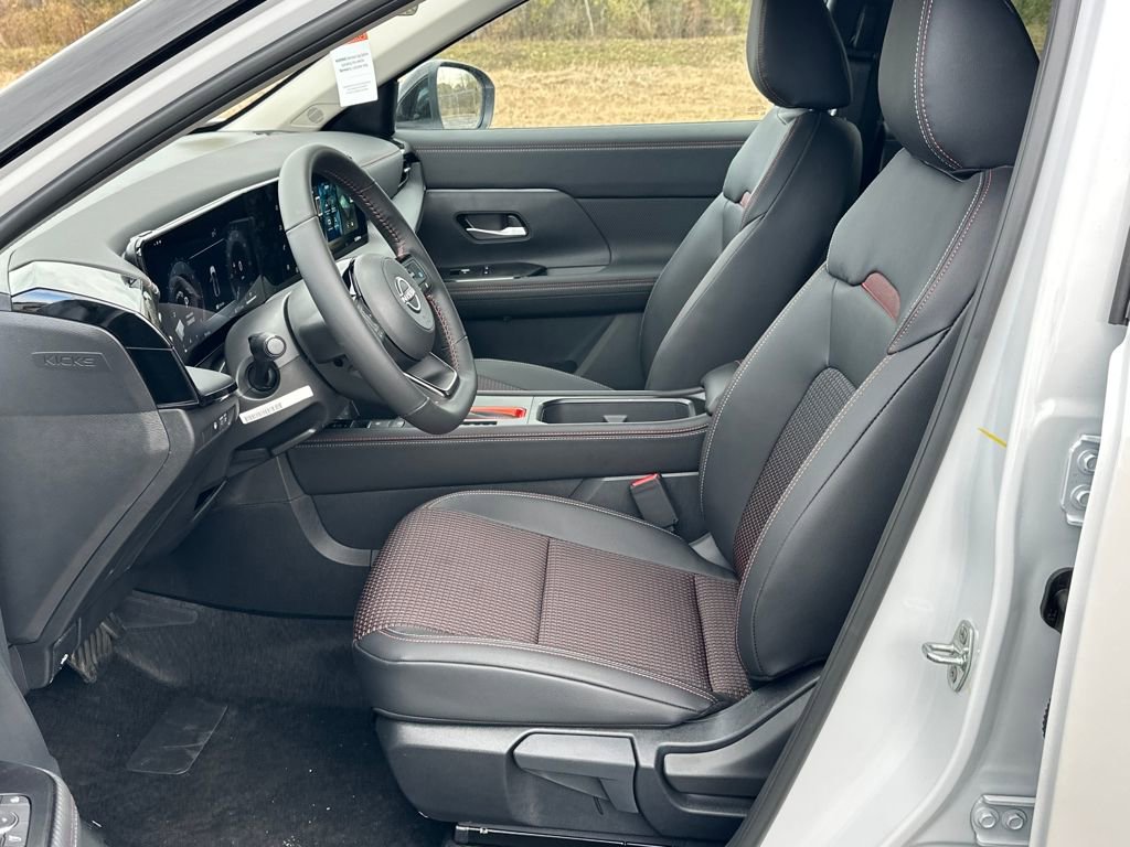 New 2026 Nissan Kicks SR w/ Illumination Package AWD/4WD image 9