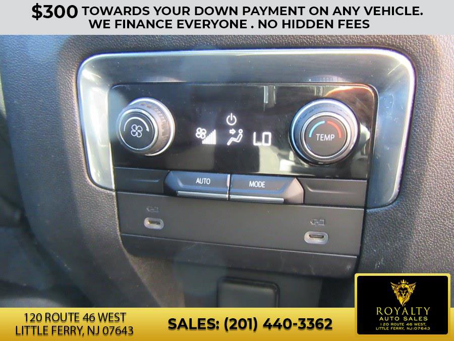 Used 2021 Chevrolet Suburban LT image 14