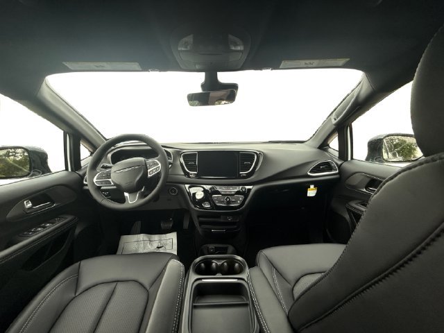 New 2027 Chrysler Pacifica LX FWD image 21