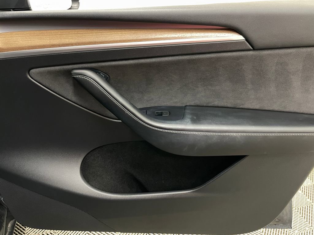 Used 2023 Tesla Model Y Long Range image 34