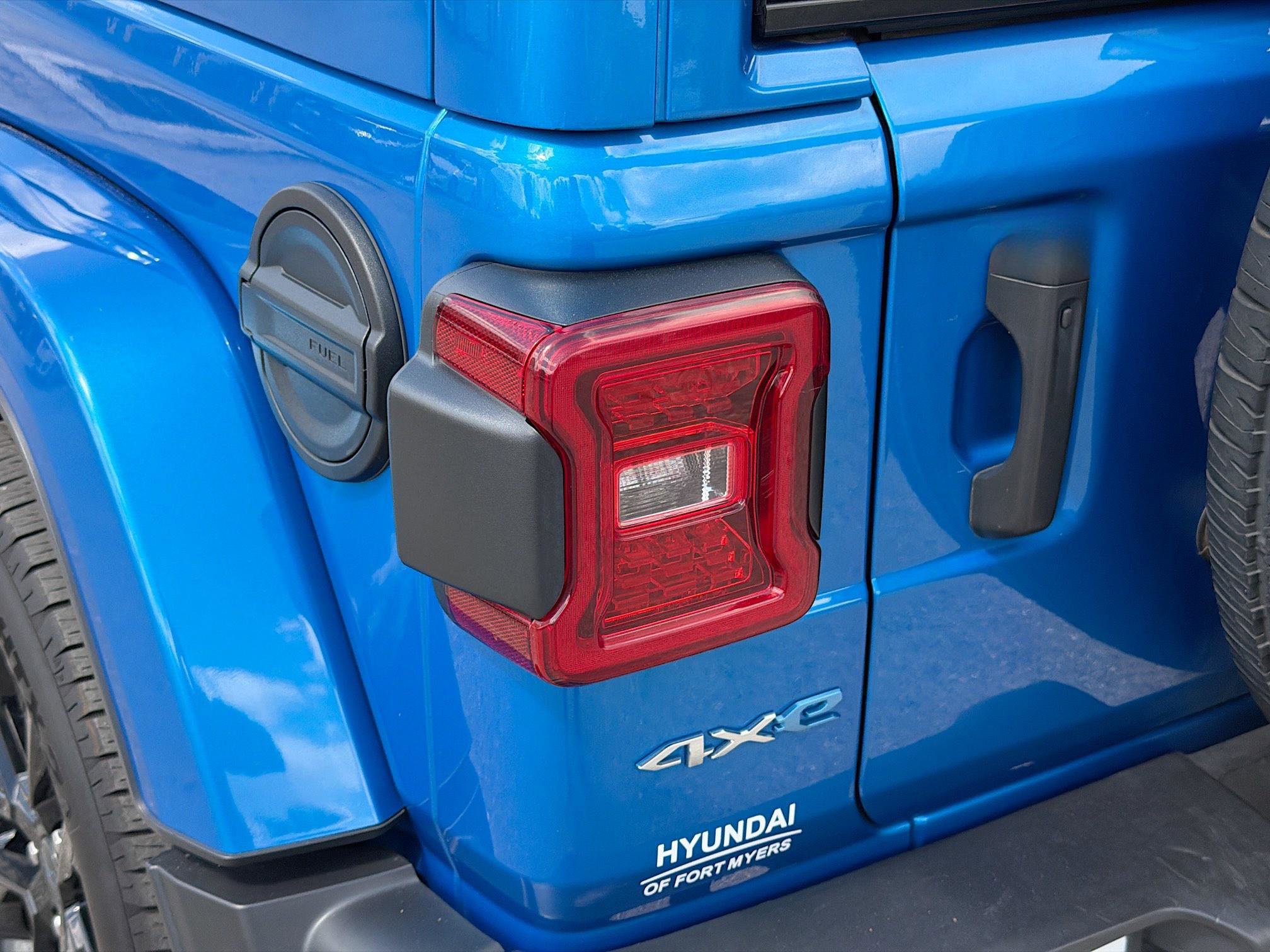 Used 2024 Jeep Wrangler Sahara image 10