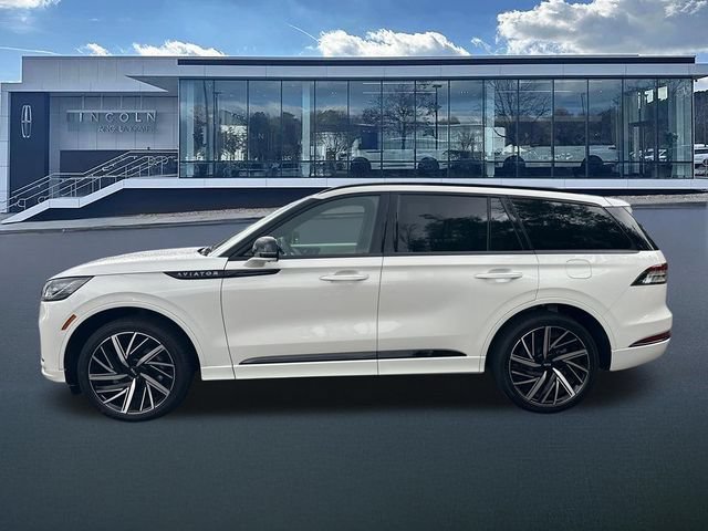 New 2026 Lincoln Aviator Black Label w/ Jet Appearance Package AWD/4WD image 4