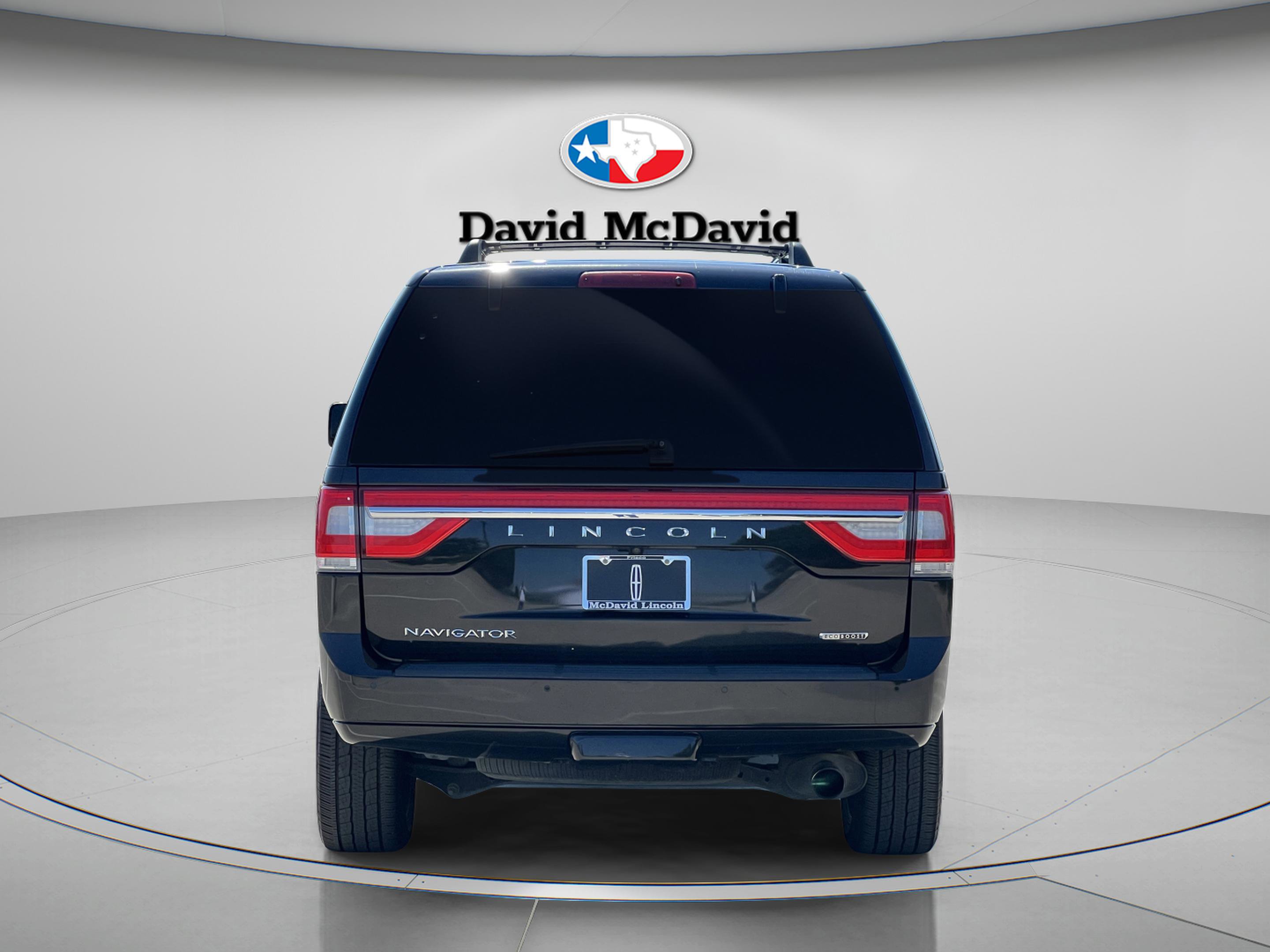 Used 2015 Lincoln Navigator 2WD image 6