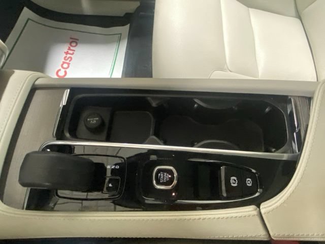 Used 2025 Volvo XC90 B5 Plus w/ Protection Package AWD/4WD image 24