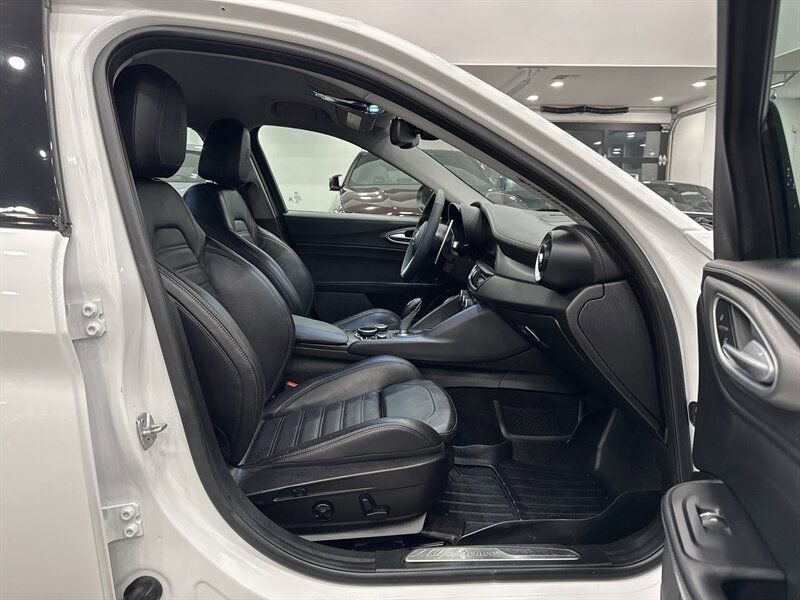 Used 2018 Alfa Romeo Giulia Ti Sport w/ Quick Order Package 22S Sport image 9