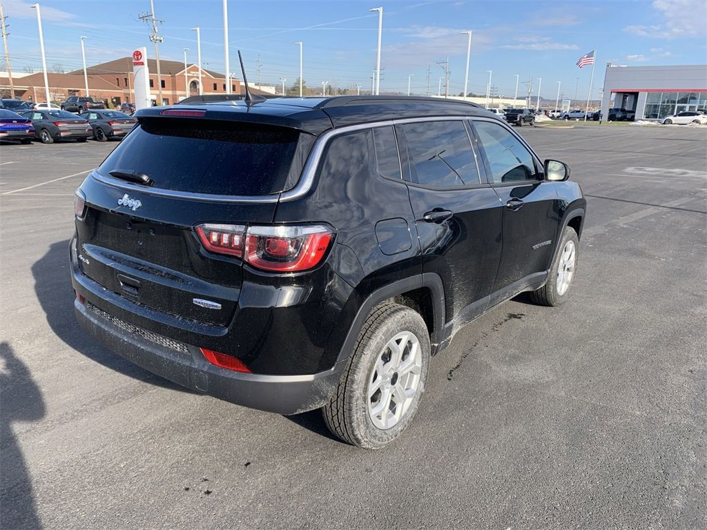 New 2026 Jeep Compass Latitude image 8
