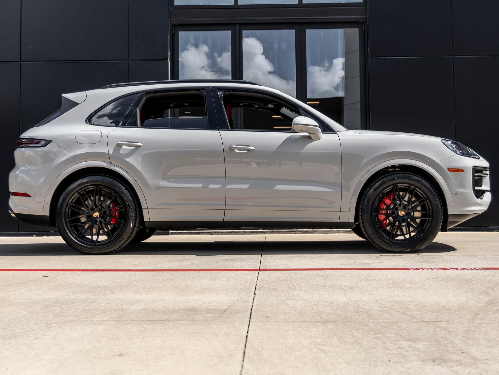 New 2026 Porsche Cayenne S AWD/4WD image 12