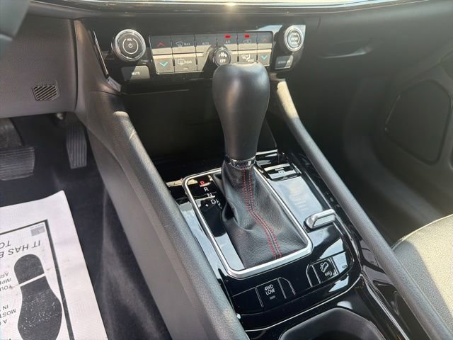 Used 2025 Jeep Compass Trailhawk image 24