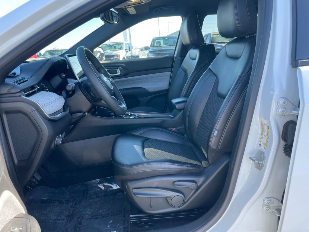 Used 2024 Jeep Compass Latitude image 7