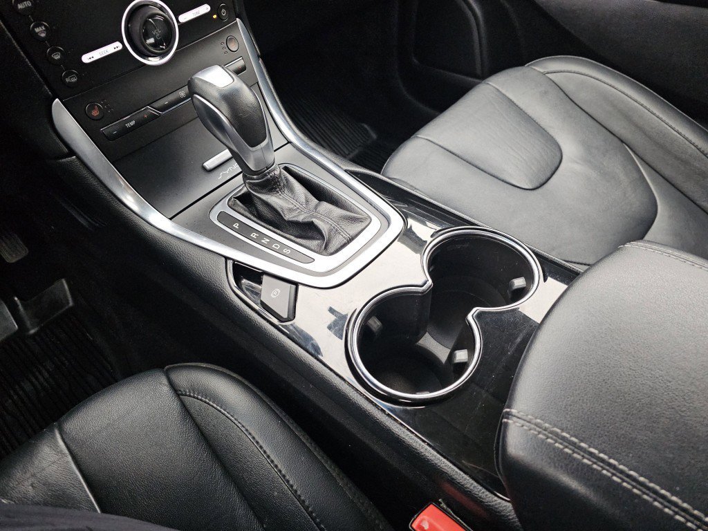 Used 2016 Ford Edge Titanium w/ Technology Package image 31