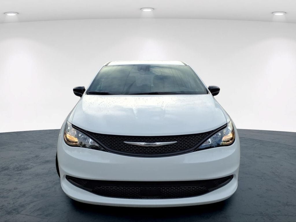 New 2027 Chrysler Pacifica LX FWD image 4