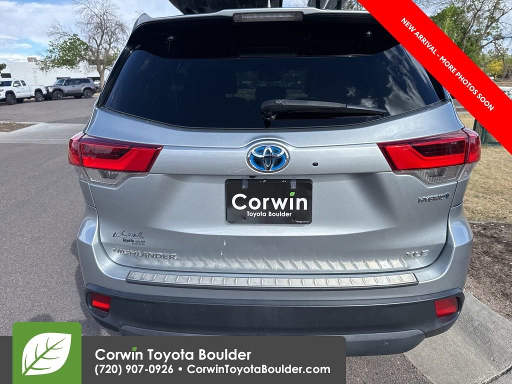 Used 2017 Toyota Highlander XLE AWD/4WD image 6
