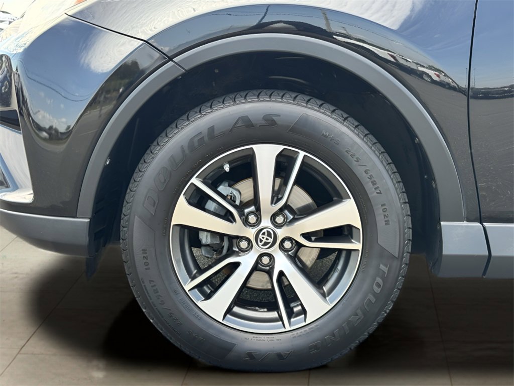 Used 2018 Toyota RAV4 XLE image 36