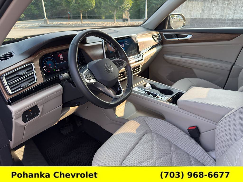 Used 2024 Volkswagen Atlas SE AWD/4WD image 21