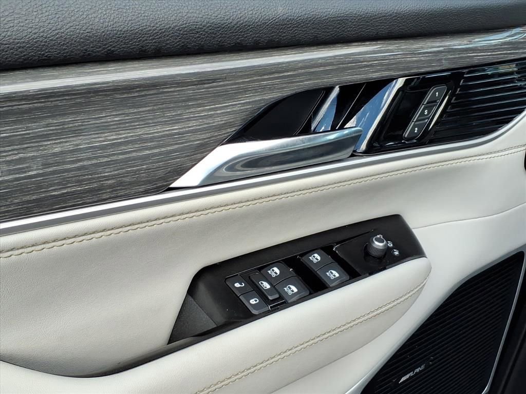 Used 2022 Jeep Wagoneer Series II AWD/4WD image 12