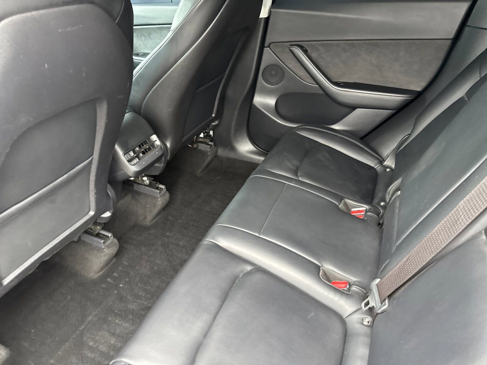 Used 2021 Tesla Model Y Long Range AWD/4WD image 11