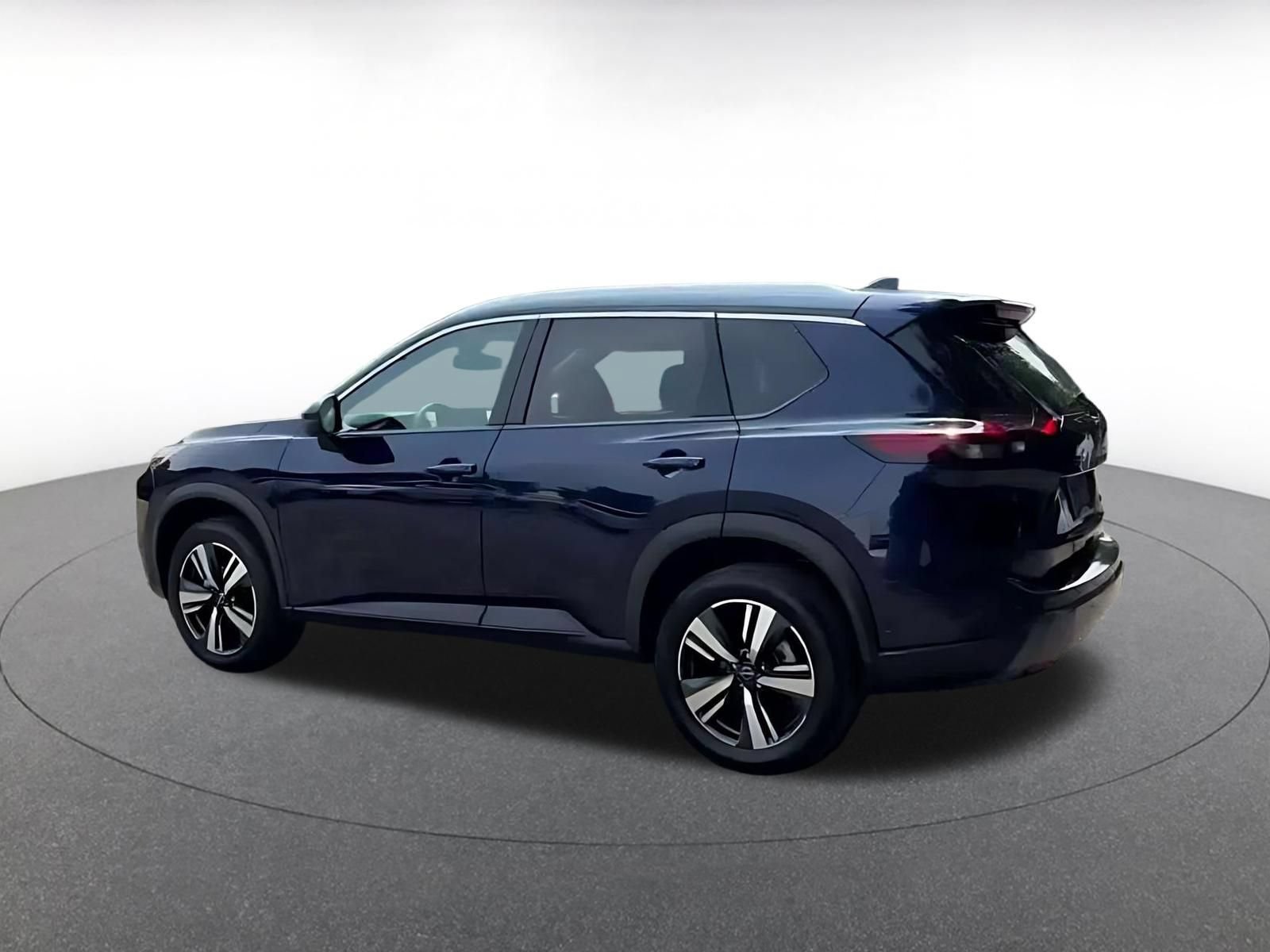 Used 2026 Nissan Rogue SL FWD image 9