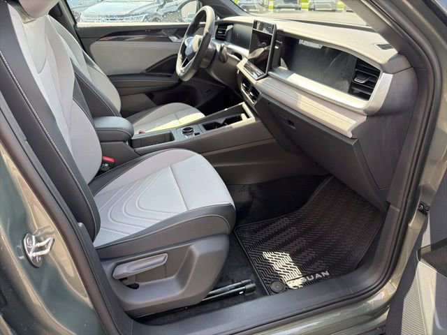 New 2026 Volkswagen Tiguan SE R-Line AWD/4WD image 30