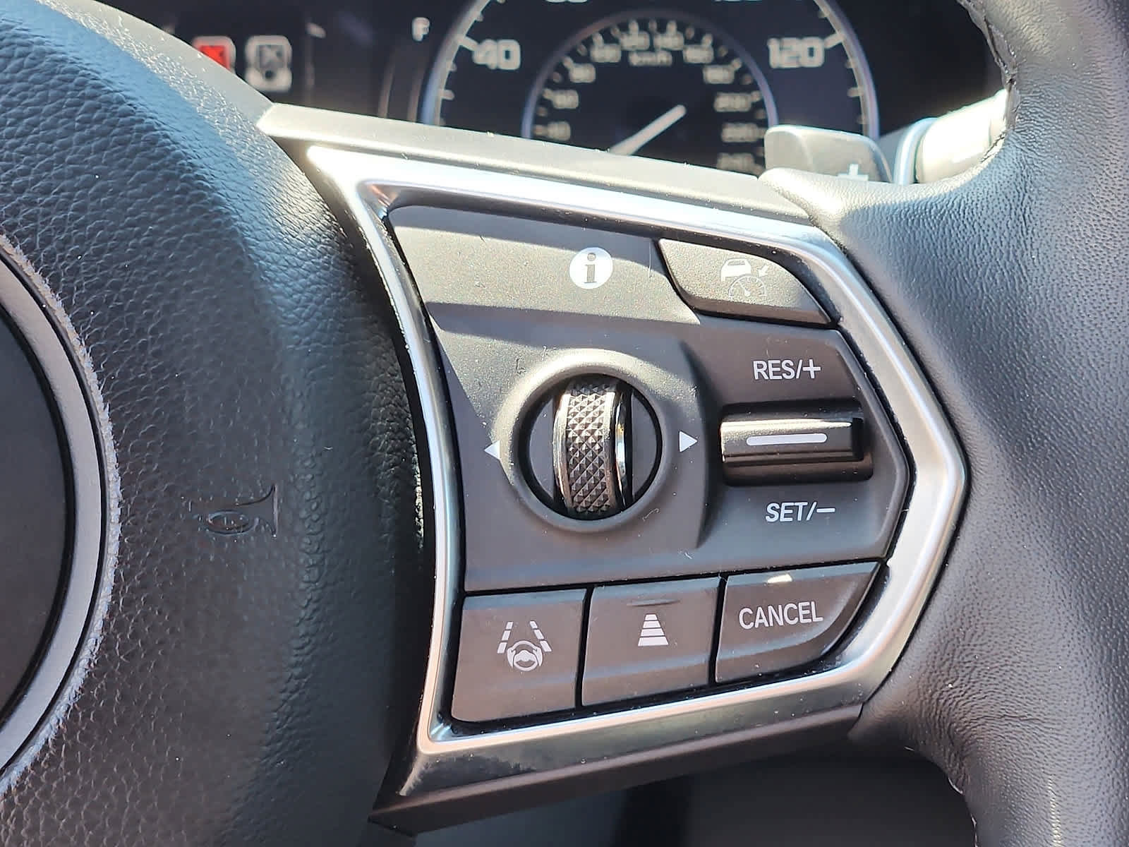Used 2023 Acura RDX AWD w/ Advance Package image 23