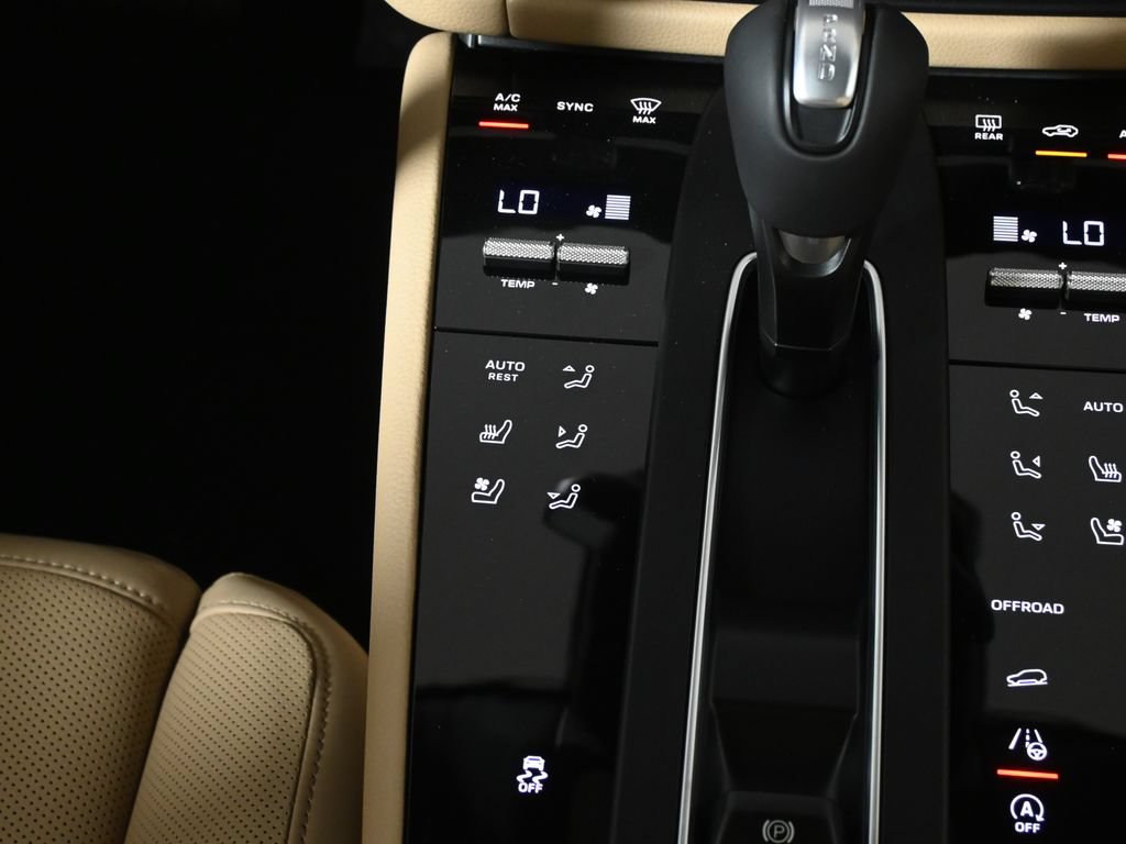 New 2026 Porsche Macan AWD/4WD image 24